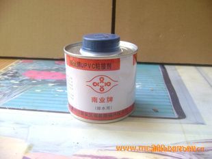 PVC胶水应用全解析 从排水胶到U-PVC专用胶的选择与优势